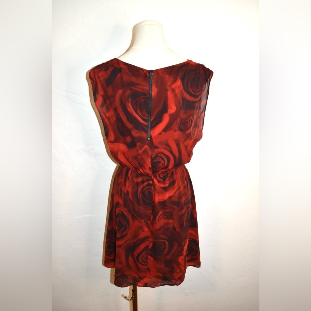 Alice + Olivia Black and Red Sheath Mini Dress